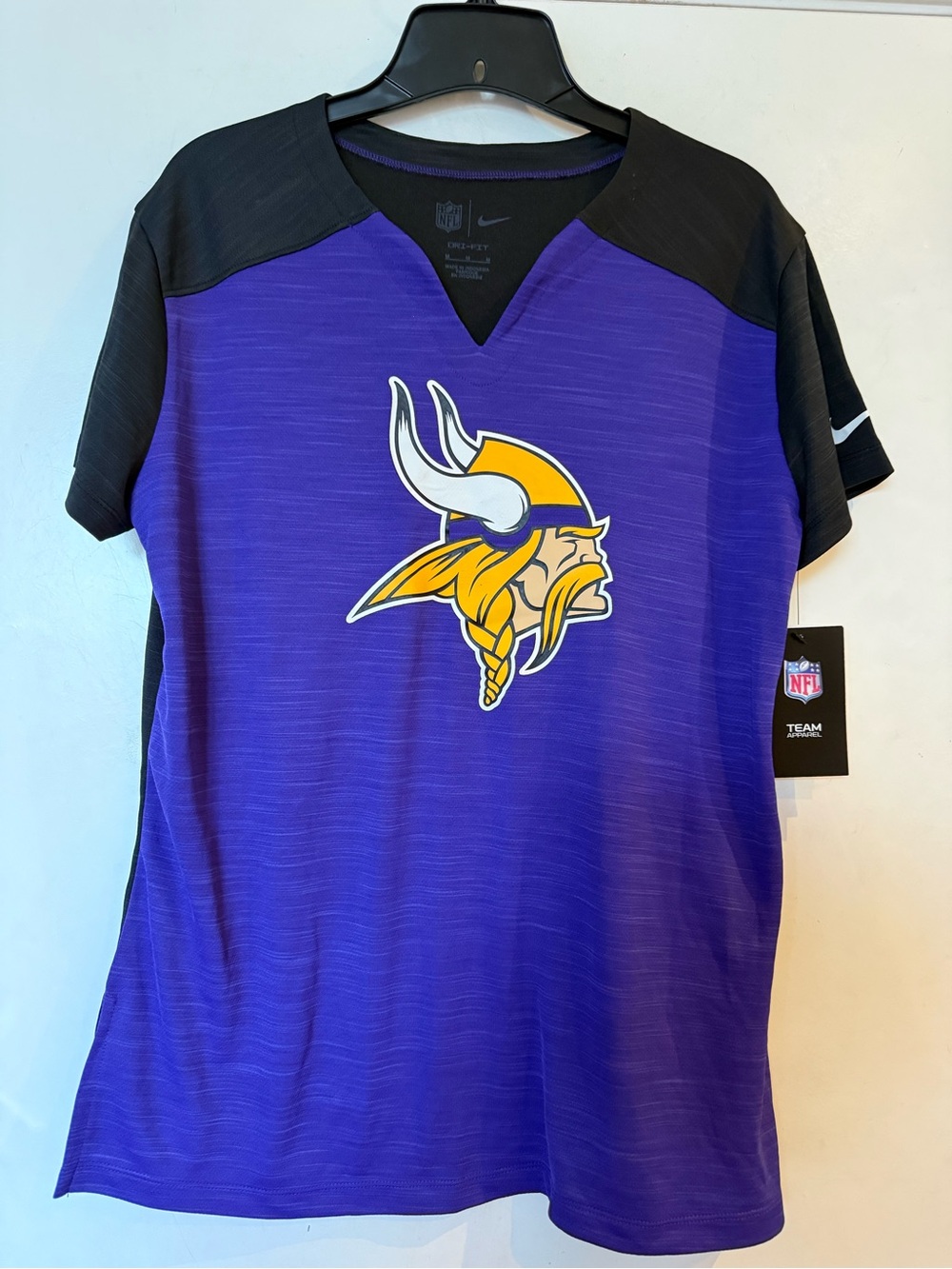 New Nike Minnesota Vikings NFL On Field Dri-Fit Short Sleeve Shirt women' Size M